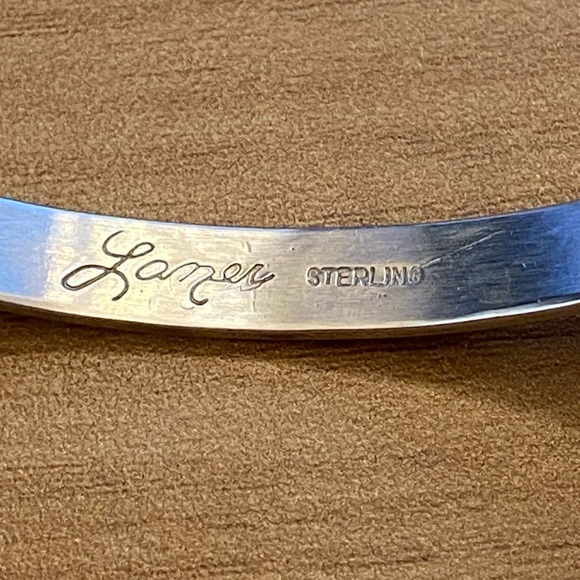 Navajo Troy Laner sterling silver cuff bracelet with mountains motif - Picture 7 of 7